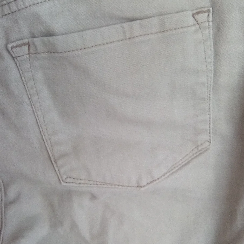 Lee Women's Straight Leg Jeans in Beige - Picture 14 of 16
